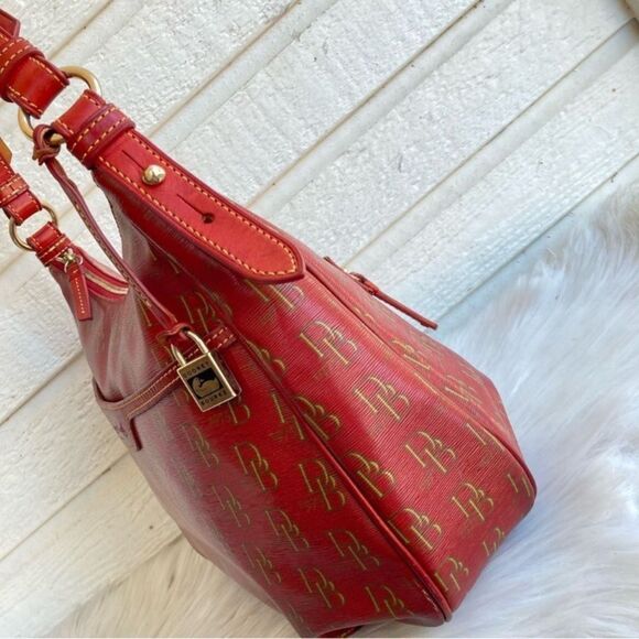 DOONEY & BOURKE Limited Edition 1975 Hobo Red Shoulder Bag Signature - Picture 3 of 11